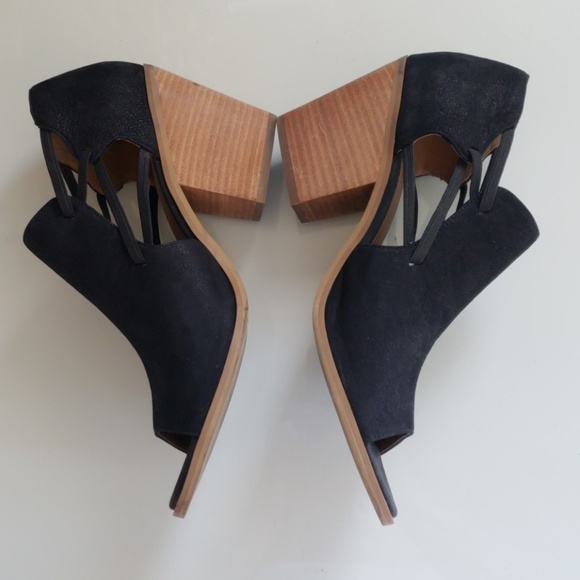 Pierson Leather Cut-Out Open Toe Bootie - Picture 3 of 4